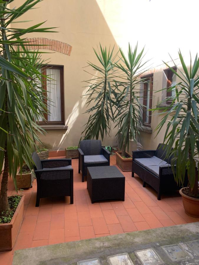 Signoria Apartment With Patio Florens Exteriör bild